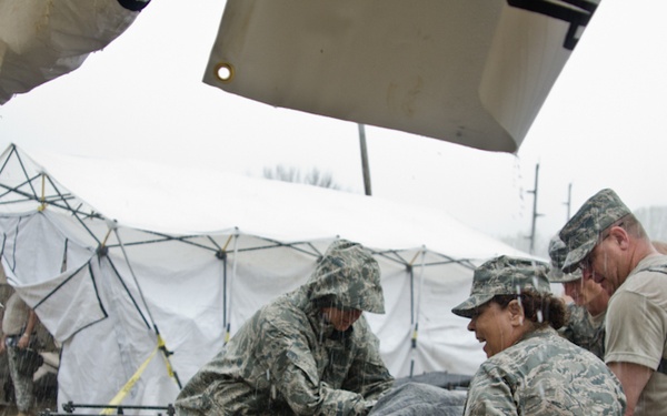 Missouri Guard soldiers and airmen participate in exercise evaluation