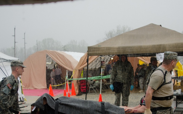 Missouri Guard soldiers and airmen participate in exercise evaluation