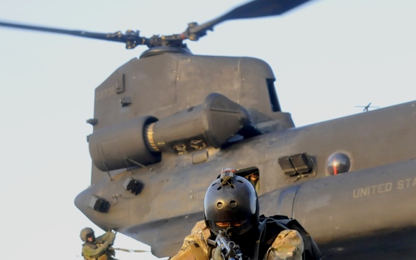 US &amp; ROK Navy SEALs train to counteract threats on the high seas