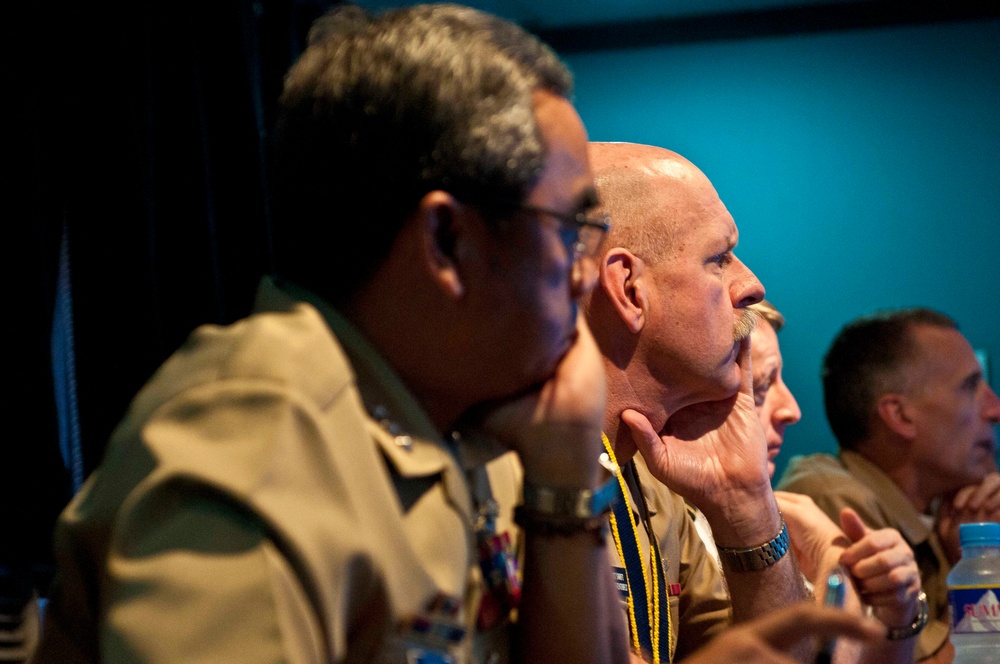 Vice Adm. Scott Swift visits Maritime Research Information Center at Naval Station Jose Francisco