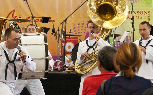 US 7th Fleet Band performs