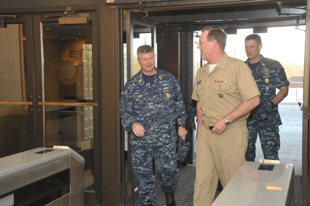 West visits USSTRATCOM