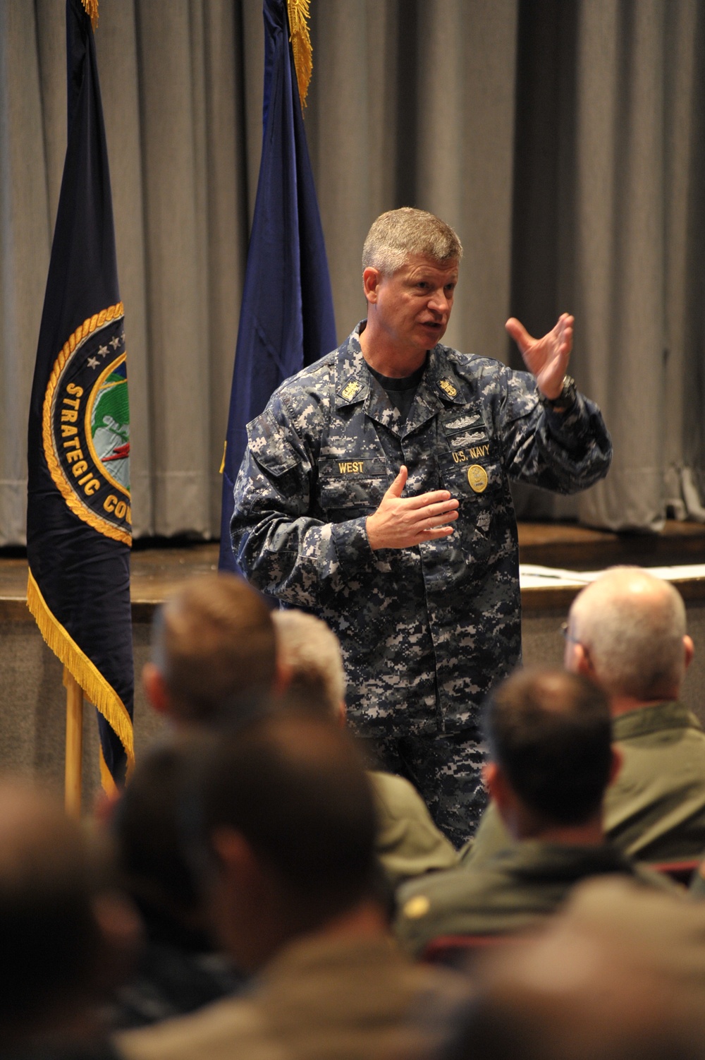 West visits USSTRATCOM