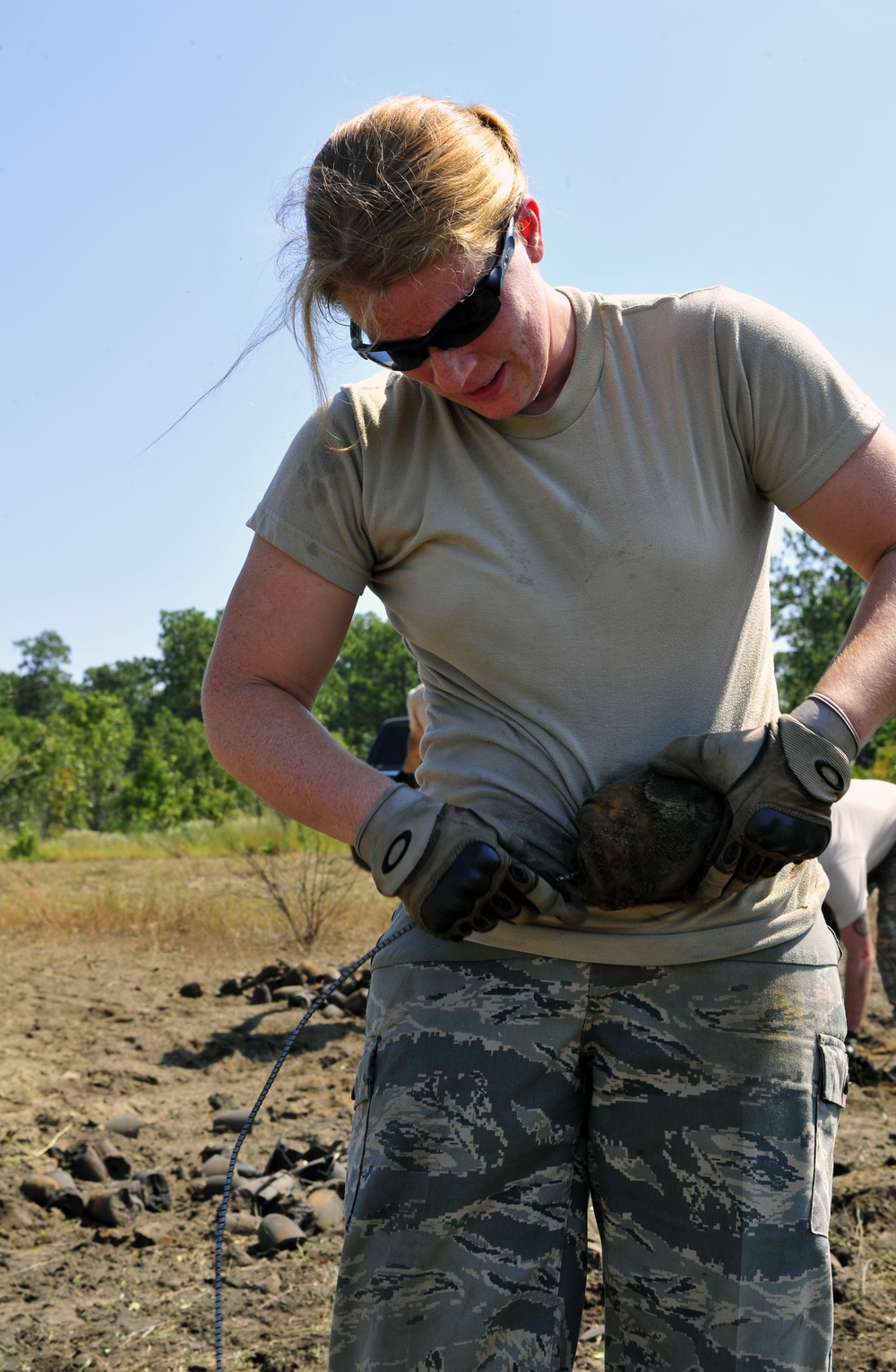 EOD women dispose of threats