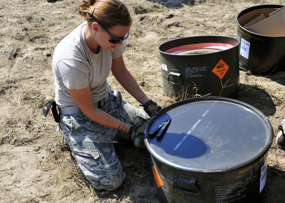 EOD women dispose of threats