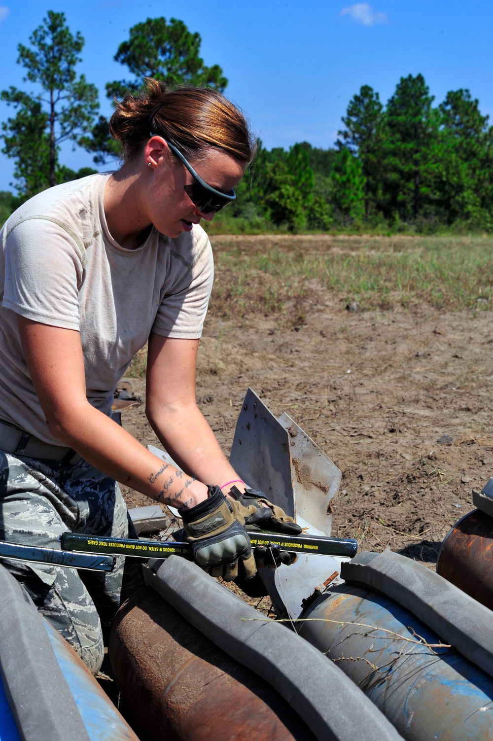 EOD women dispose of threats