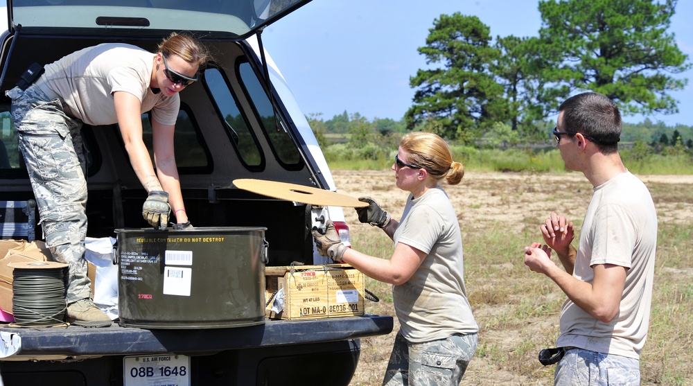 EOD women dispose of threats