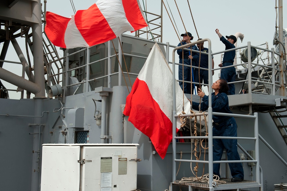 USS Pearl Harbor in Bahrain