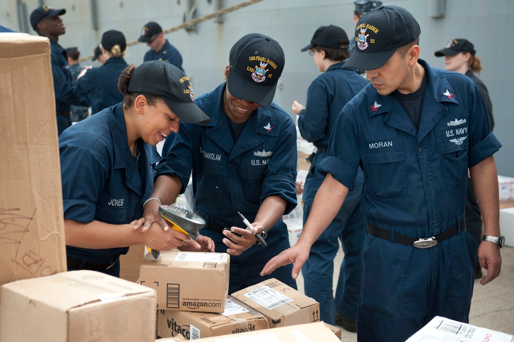 USS Pearl Harbor in Bahrain