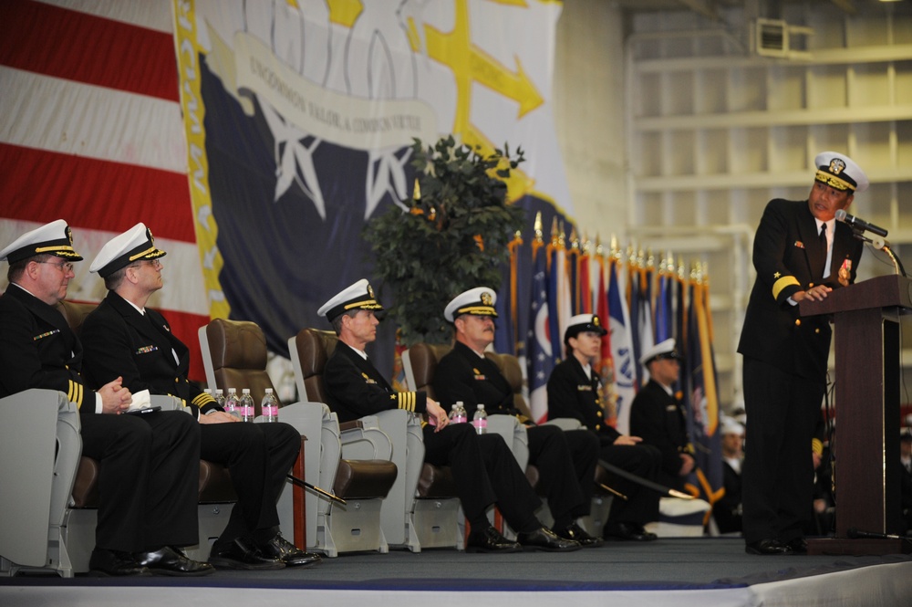 Nimitz holds change of command