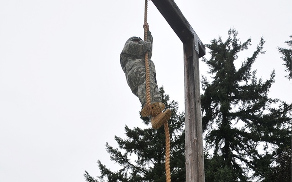 Stryker Brigade females strive for spot on Female Engagement Team