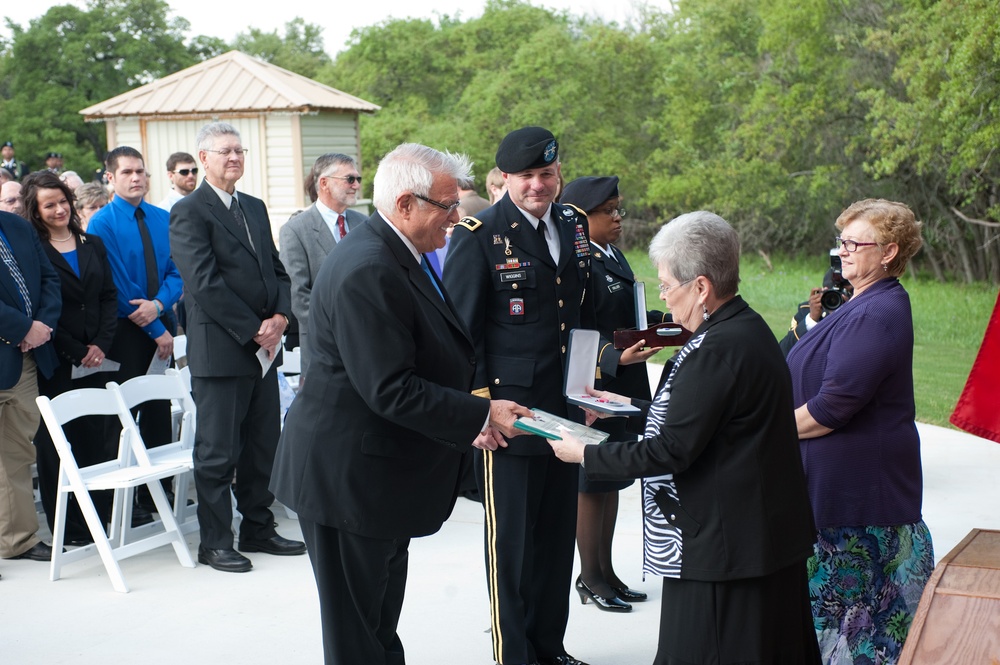 Posthumous awards given to native Texas soldier’s family