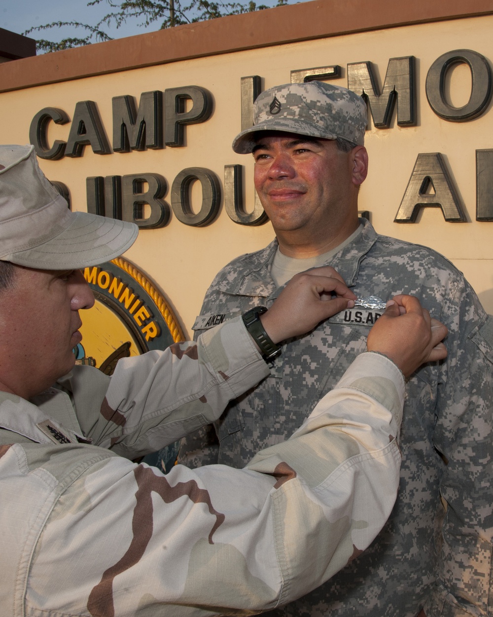 First soldier assigned to CJTF-HOA receives Navy EXW badge