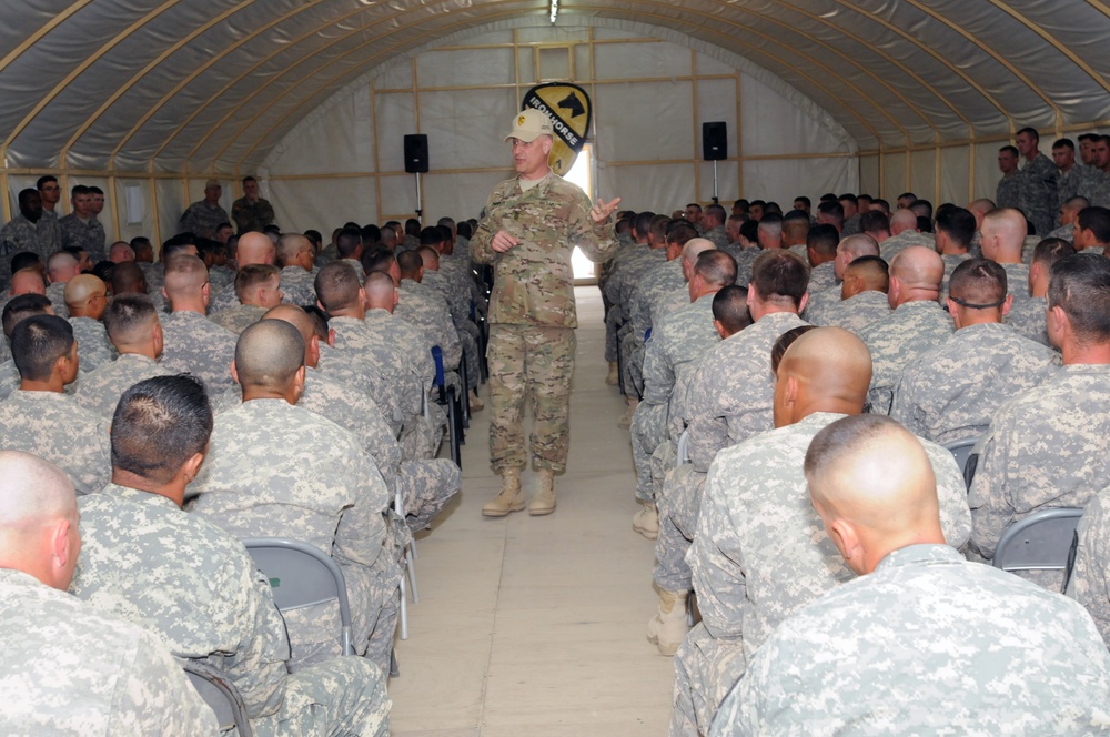 Sergeant Major of the Army visits Third Army soldiers