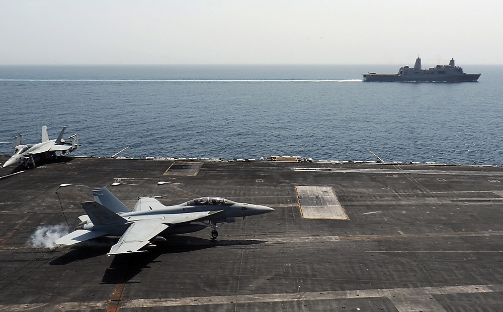 Flight deck action aboard USS Abraham Lincoln