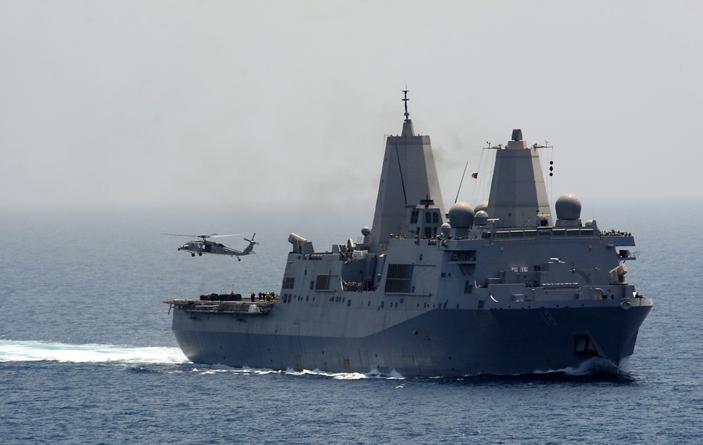 Flight deck action aboard USS Abraham Lincoln