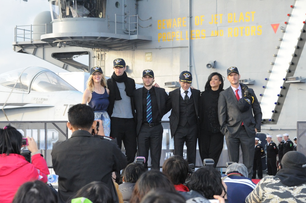 'Battleship' crew visits USS George Washington