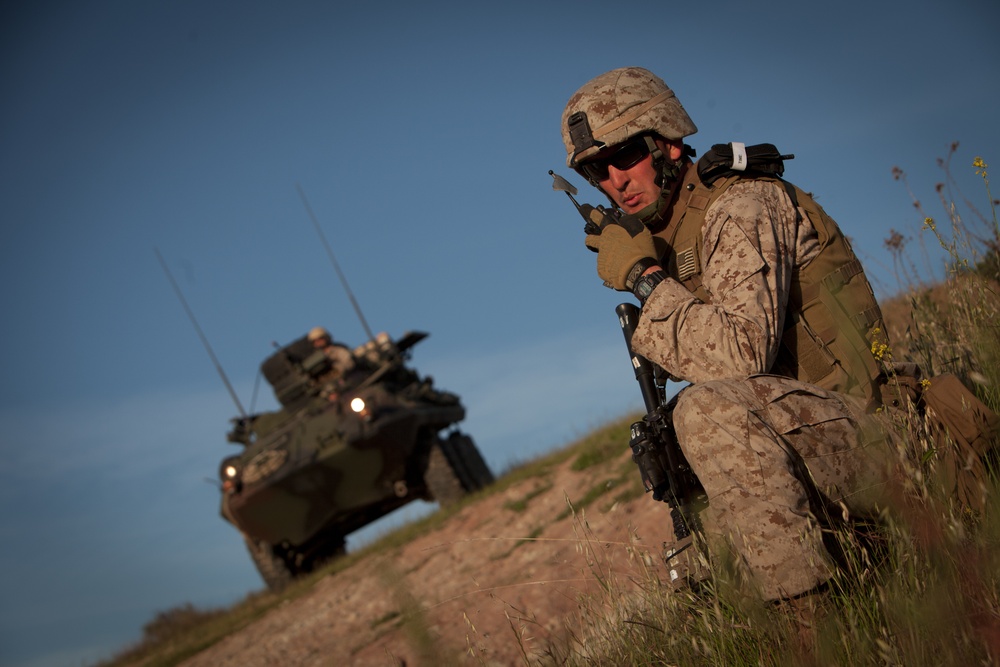 Marines train to rescue personnel in hostile situations