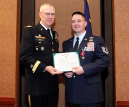 Oregon airman presented Bronze Star