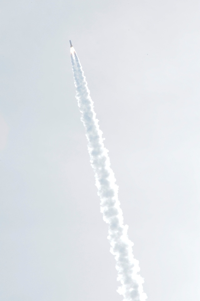 First Delta IV Medium in 5/2 configuration launches from Vandenberg
