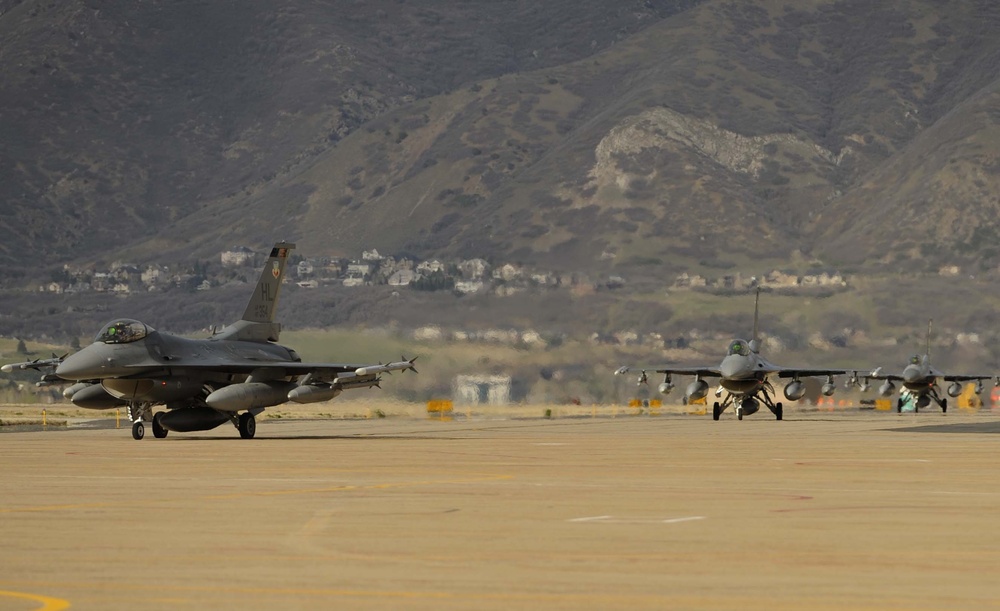 421st Fighter Squadron airmen return from Asia-Pacific deployment