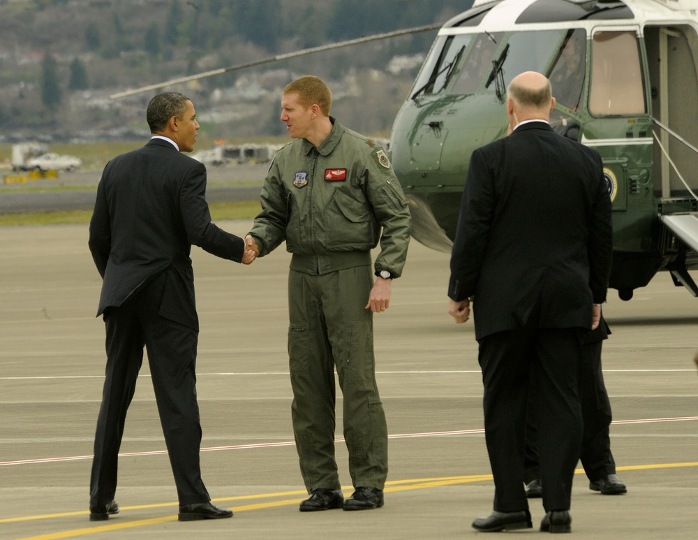 President Obama arrives at the Portland Air Base