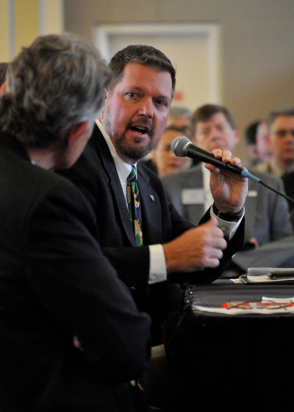 SPAWAR, industry discuss budget environment and IT tech authority topics at roundtable