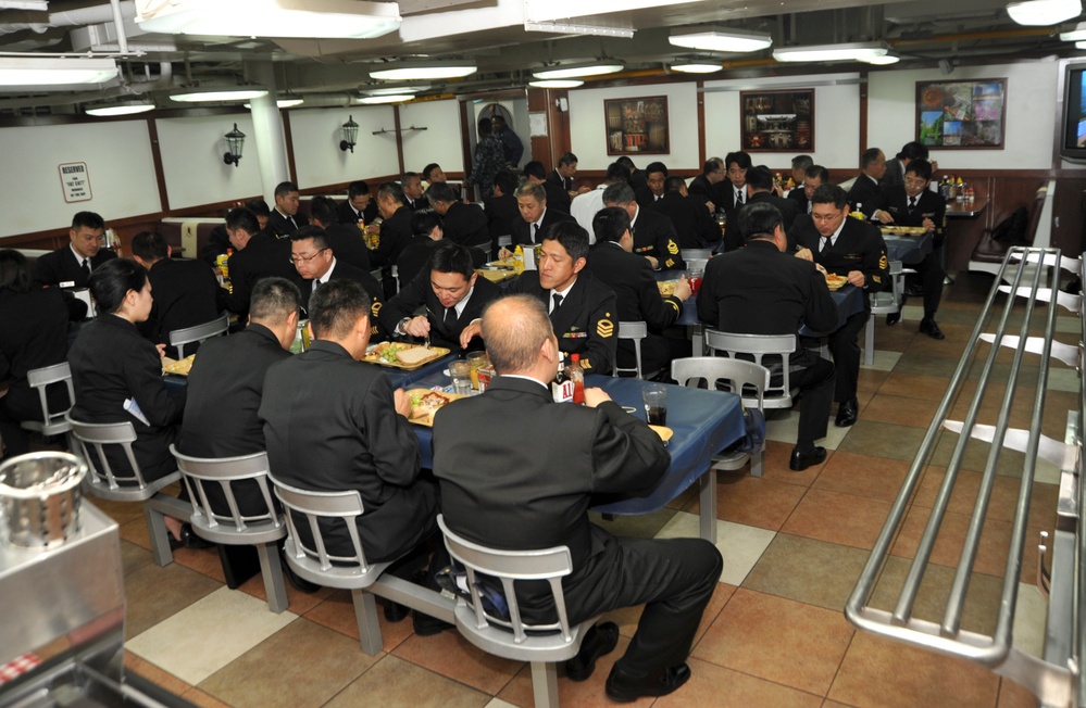 USS George Washington in Japan