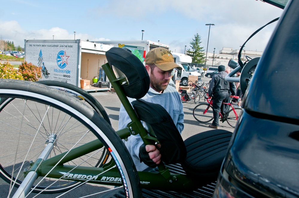 Hand-cycling clinic a new start for wounded soldiers, veterans