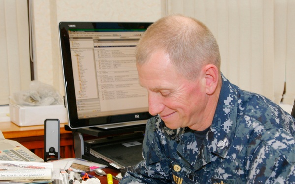 Commander signs proclamation