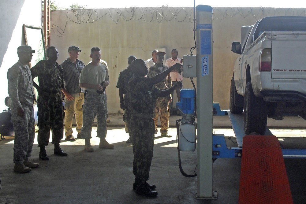 Texas National Guardsmen, Mozambique soldiers turn wrenches together