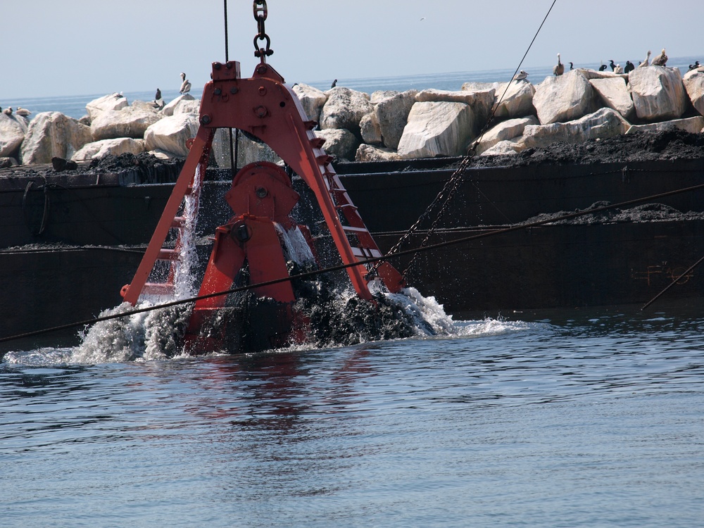 Los Angeles District dredges Marina del Rey Harbor
