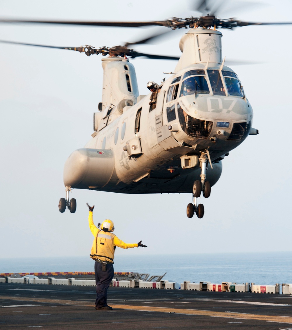 CH-53E Super Stallion departs USS Makin Island