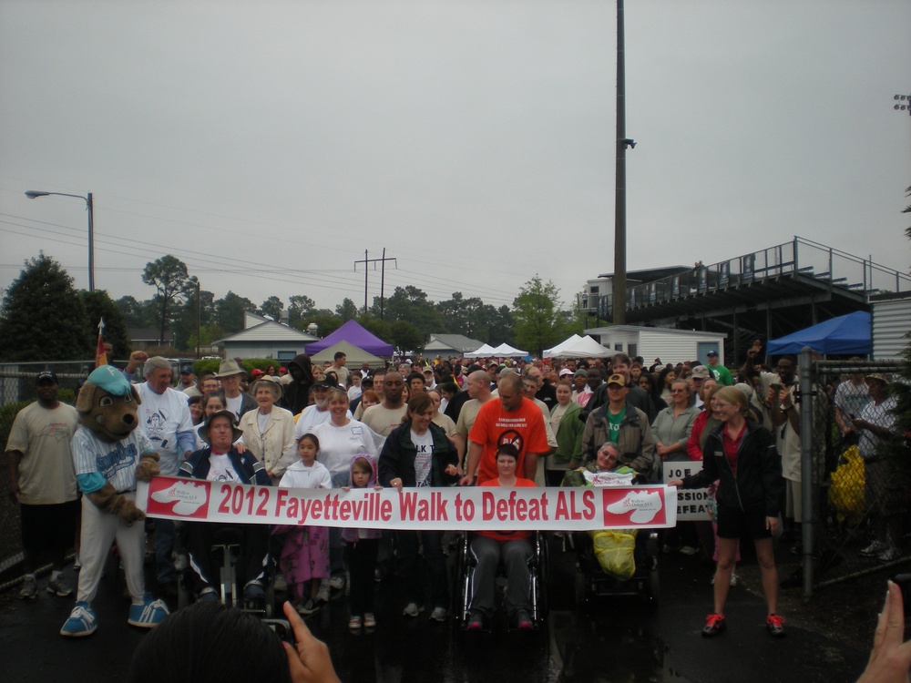 330th MCB soldiers participate in Walk to Defeat ALS