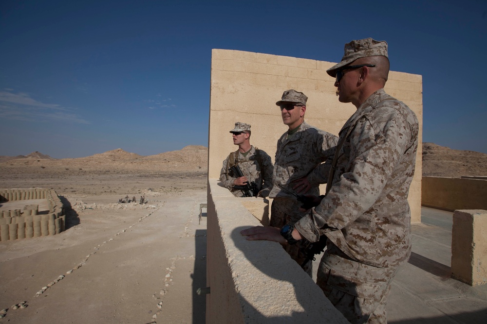 MEU commander visits Marines ashore