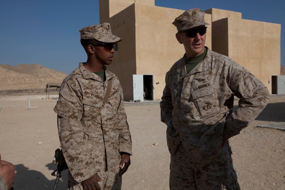 MEU commander visits Marines ashore