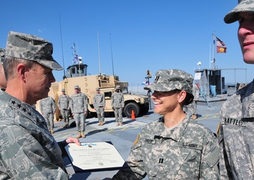 Transportation commander awards ‘Resolute’ warriors for Deep Freeze