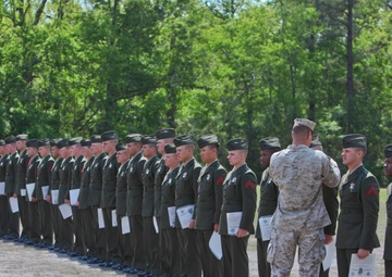 Thirty-one 6th Marine Regiment Marines receive French Fourragere