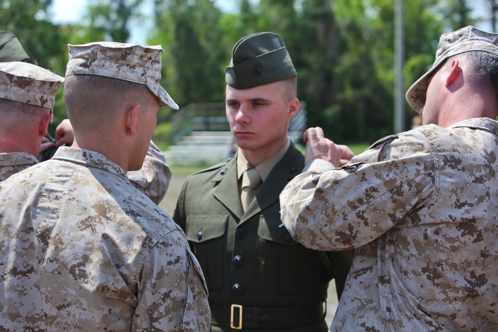 Thirty-one 6th Marine Regiment Marines receive French Fourragere