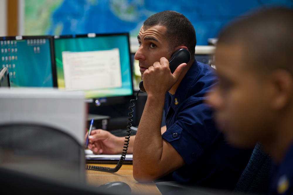 USCG coordinate search and rescue efforts