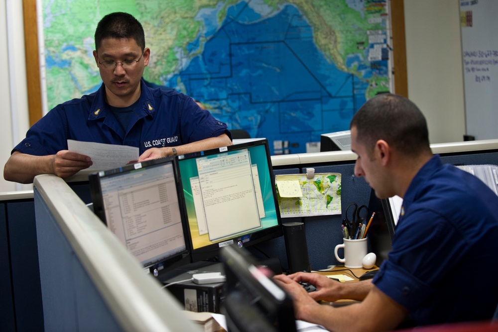 USCG coordinate search and rescue efforts