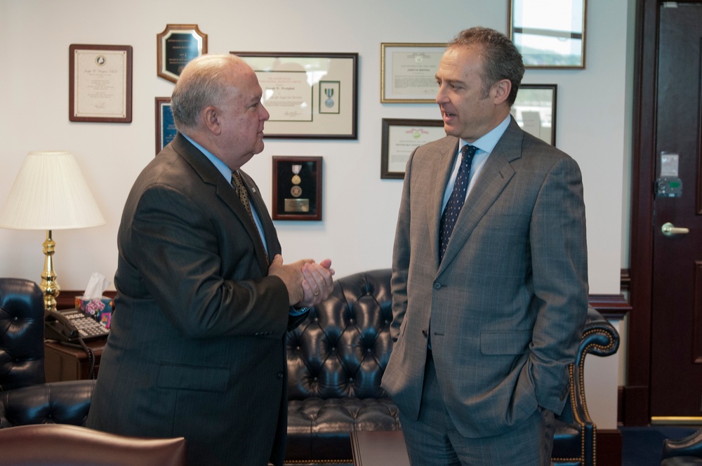 Westphal discusses Army-to-Army cooperation with Mexican ambassador