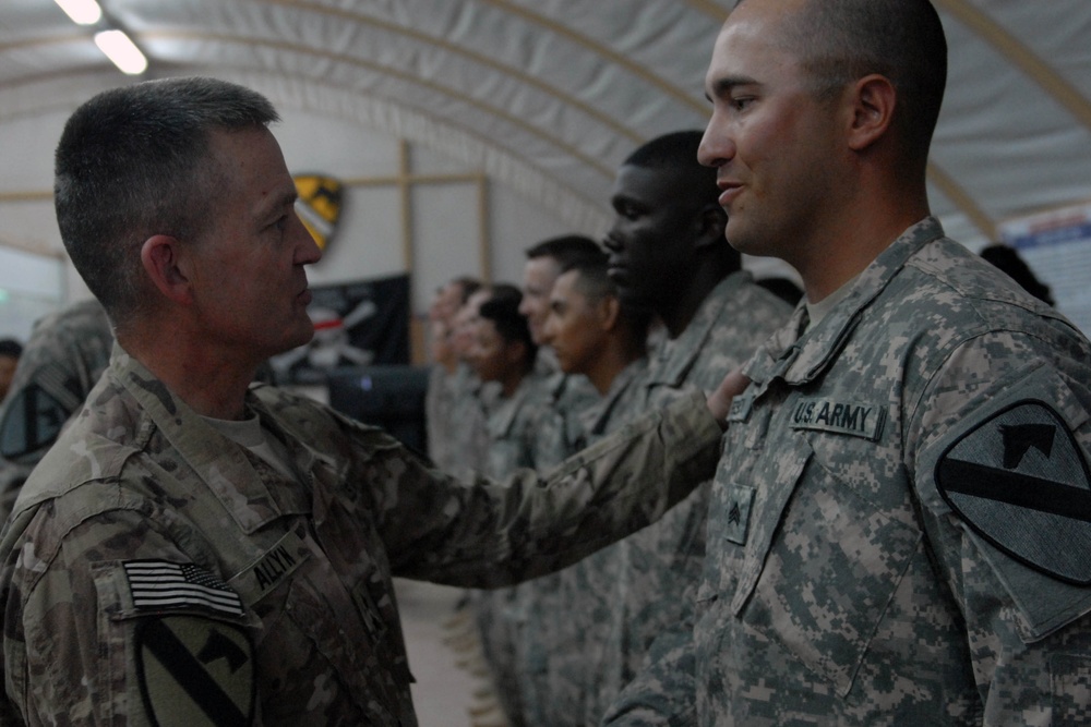 1st Cavalry leadership visits Ironhorse soldiers