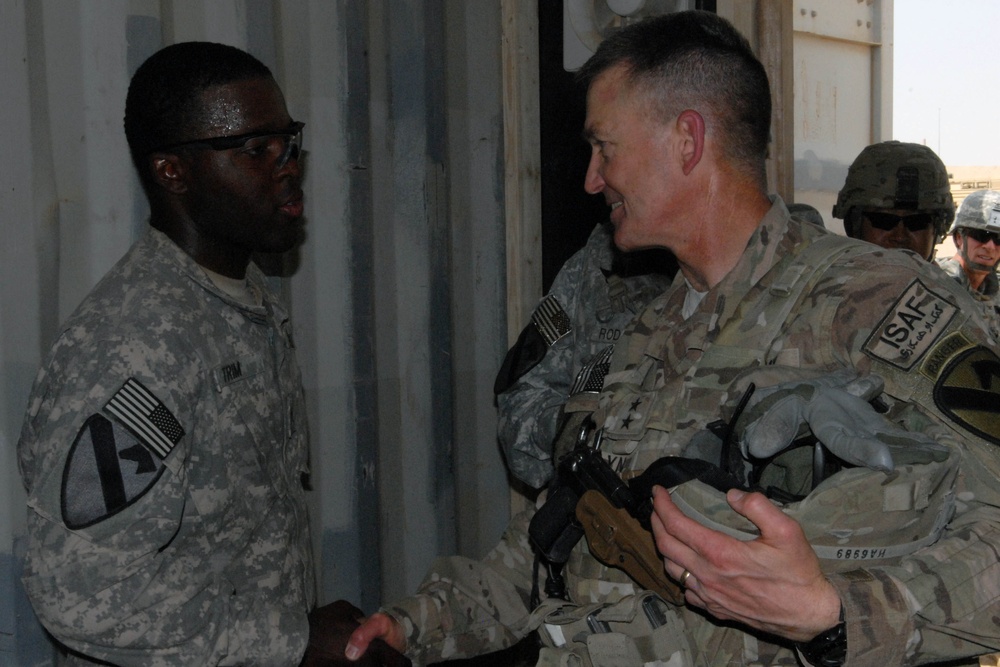 1st Cavalry leadership visits Ironhorse soldiers