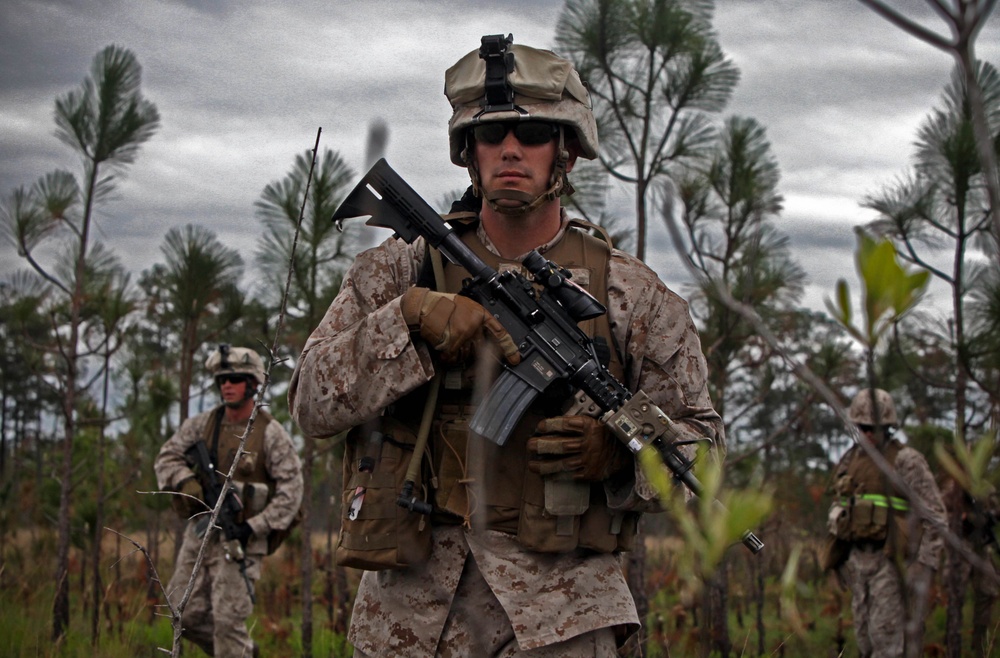 DVIDS - Images - 8th Marine Regiment clears enemies down range [Image 1 ...