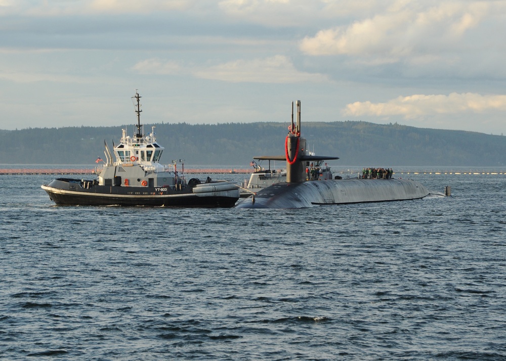 USS Nebraska arrives in Bangor