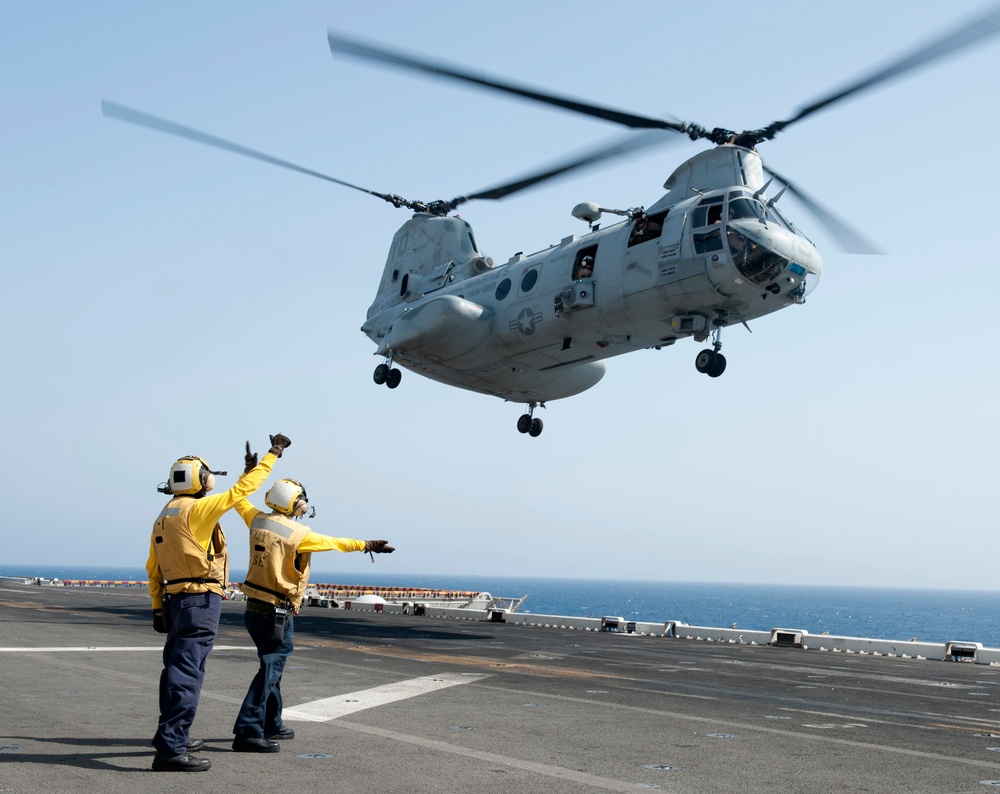 CH-46E Sea Knight departs USS Makin Island