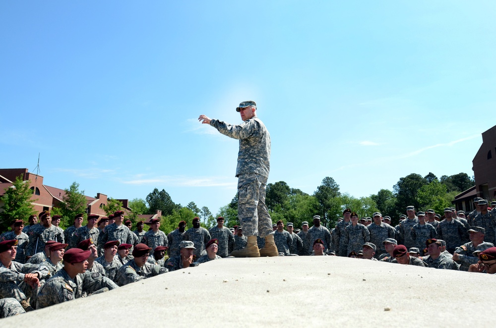 Army's top cop visits Fort Bragg MPs