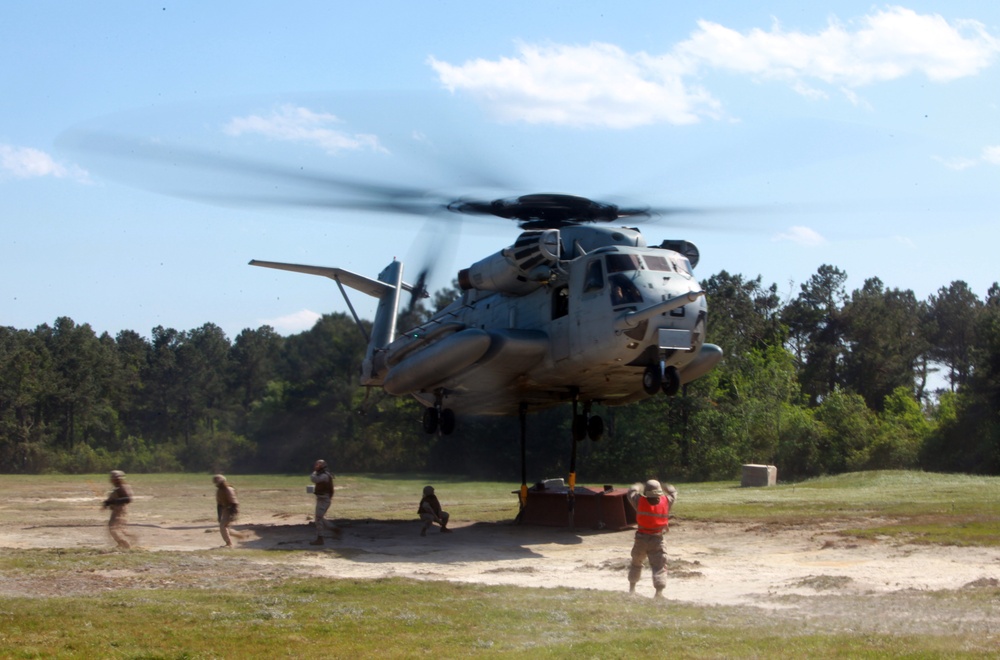 Helicopter support teams build cohesion through training