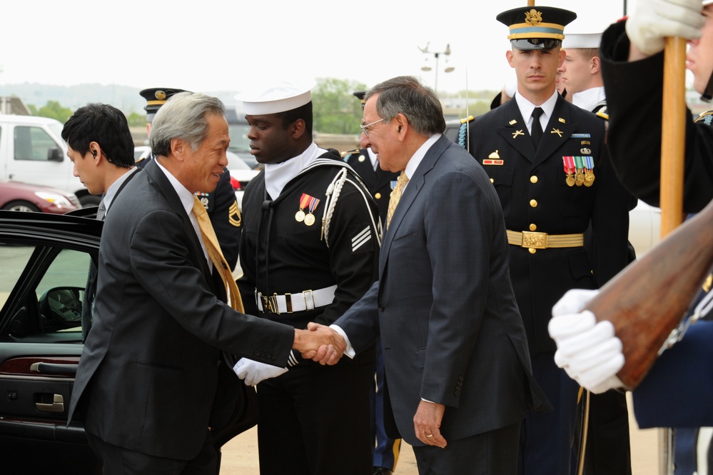 Pentagon visit by Singapore Minister for Defense